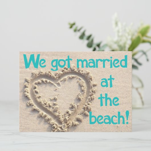Verheiratet an der Beach Wedding Party Einladung (Stehend Vorderseite)