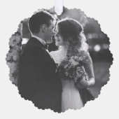 Verheiratet & Merry Script Rotes Kariertes Foto We Ornament Karte (Vorderseite)