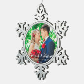 Verheiratet & Merry Wedding Foto Weihnachten W Schneeflocken Zinn-Ornament (Rechts)