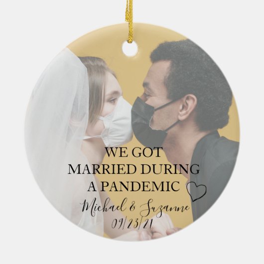 Verheiratet während eines Pandemie-Fotos der Covid Keramik Ornament (Hinten)
