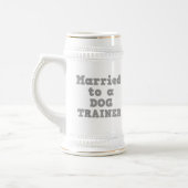 VERHEIRATET ZU EINEM HUNDERTRAINER BIERGLAS (Links)