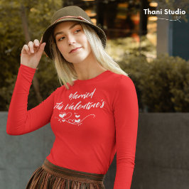 Verheiratete Herzmoderne Typografie T-Shirt