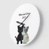 Verheiratete Katzen 2025 Große Wanduhr (Winkel)