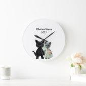 Verheiratete Katzen 2025 Große Wanduhr (Zuhause)