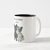 Verheiratete Katzen 2025 Zweifarbige Tasse (VorderseiteRechts)