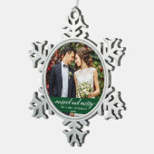 Verheiratete und fröhliche Hochzeitskalligrafie Gr Schneeflocken Zinn-Ornament (Rechts)