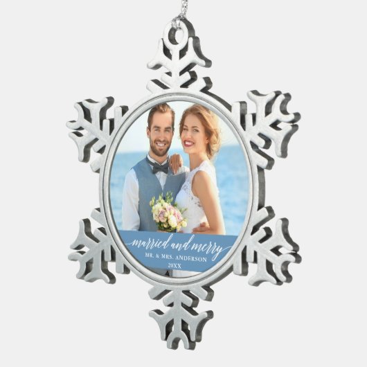Verheiratete und fröhliche Hochzeitskalligrafie Li Schneeflocken Zinn-Ornament (Rechts)
