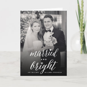 Verheiratete und helle Hochzeitsankündigung Feiertagskarte