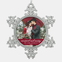 Verheiratete und Merry Wedding Calligrafy Burgund Schneeflocken Zinn-Ornament