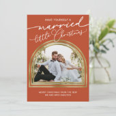Verheiratete Weihnachtsankündigung Feiertagskarte (Stehend Vorderseite)