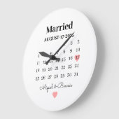 Verheirateter Kalender Personalisierter Hochzeitst Große Wanduhr (Winkel)
