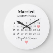 Verheirateter Kalender Personalisierter Hochzeitst Große Wanduhr (Vorderseite)