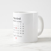 Verheirateter Kalender Personalisierter Hochzeitst Jumbo-Tasse (Vorderseite Rechts)