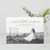 Verheiratetes kleines Weihnachtsgeschenk-Foto | Go Feiertagskarte (Stehend Vorderseite)