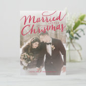 Verheiratetes kleines Weihnachtsrot-Hochzeitssembl Feiertagskarte (Stehend Vorderseite)