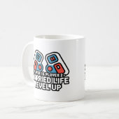 Verheiratetes Leben Level Up Gamer Kunst Kaffeetasse (Vorderseite Links)