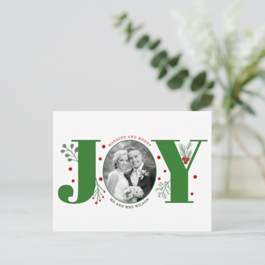 Verheiratetes und fröhlich grünes JOY Weihnachtsfe Postkarte (Stehend Vorderseite)