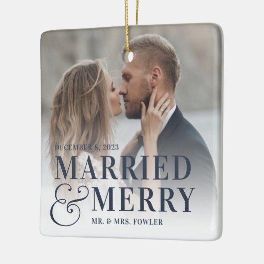 Verheiratetes und fröhliches HochzeitsFoto neu ver Keramikornament (Links)