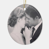 Verheiratetes und fröhliches Hochzeitszitat Foto Keramik Ornament (Links)