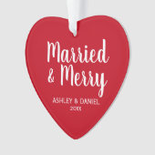 Verheiratetes und fröhliches Holiday Rotes Herz Ornament (Vorderseite)