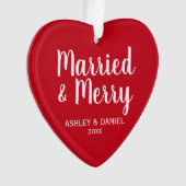 Verheiratetes und fröhliches Holiday Rotes Herz Ornament (Vorderseite)