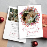 Verheiratetes und helles frisch vermähltes Foto We Dankeskarte<br><div class="desc">Minimalistische,  elegante Verheiratete und helle handgeschriebene Skript Hochzeit Weihnachtsfeiertag Dankeschön-Karte mit einem schicken Heiligen Kranz personalisiert mit individuellen 2 Fotos,  eine vorgedruckte Nachricht und Unterschrift auf beiden Seiten.</div>