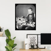 Verkäufer zeigt seinen Werken Daguerreotyp 1852 Poster (Heimbüro)