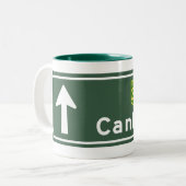 Verkehrsschild Canberras, Australien Zweifarbige Tasse (Vorderseite Links)