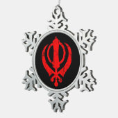 Verkratztes rotes SikhKhanda Symbol auf Schwarzem Schneeflocken Zinn-Ornament (Rechts)