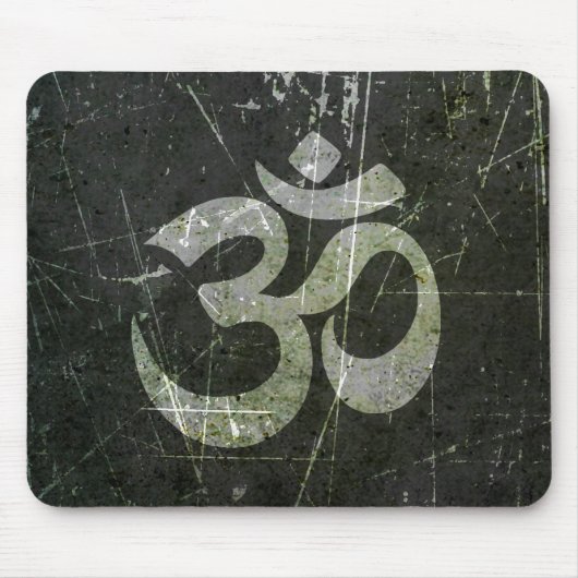 Verkratztes und getragenes Yoga-OM-Symbol Mousepad (Vorne)