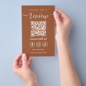 Verlass eines QR Code Social Media Logos Flyer (Handgriff)