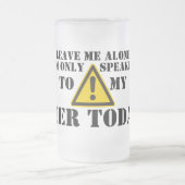 Verlassen Sie mich allein - mürrische Bier-Tasse Mattglas Bierglas (Mittel)