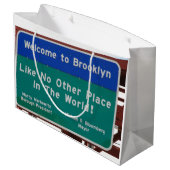 Verlassen von Brooklyn New York Fuhgeddaboudit Große Geschenktüte (Rückseite Schrägansicht)