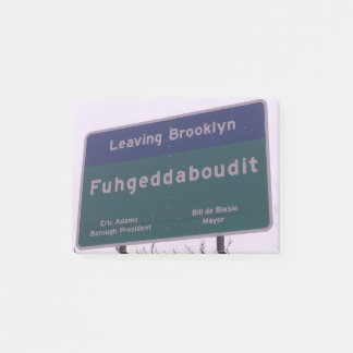 Verlassen von Brooklyn New York Fuhgeddaboudit Post-it Klebezettel