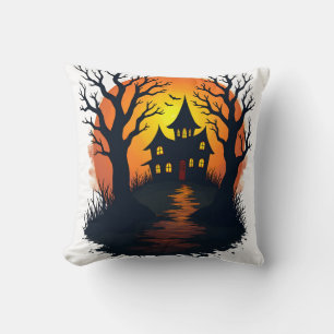 Verlassener Wald � Gruseliger Halloween-Natur-Tee Kissen