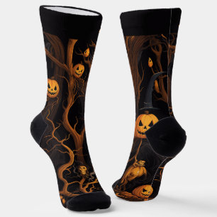 Verlassener Wald mit Halloween Kürbislaterne Socken
