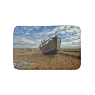Verlassenes hölzernes Fischerboot Dungeness Badematte