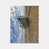 Verlassenes hölzernes Fischerboot | Dungeness Fleecedecke (Vorderseite)