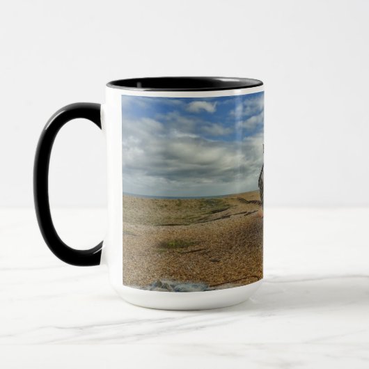 Verlassenes hölzernes Fischerboot | Dungeness Tasse (Links)