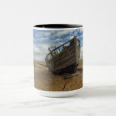 Verlassenes hölzernes Fischerboot | Dungeness Tasse (Zentrum)