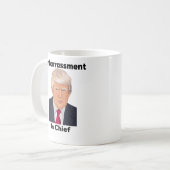 Verlegenheit im HauptantiTrumpf-lustigen Geschenk Kaffeetasse (Vorderseite Links)