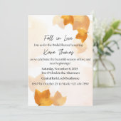 Verlieb dich Hochzeitsshower-Einladung Einladung (Stehend Vorderseite)