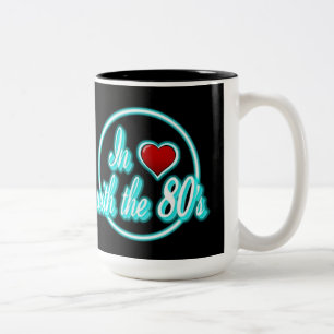Verliebt in das 80er Retro Blau Neon Logo Tasse