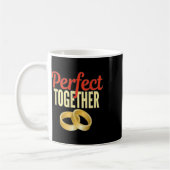 Verlobt Perfect Together Gold Wedding Bands Bride Kaffeetasse (Links)