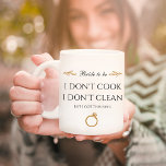 Verlobte Braut als Kaffee-Tasse Kaffeetasse<br><div class="desc">Ein lustiges Zitat über eine zukünftige Braut. Perfekt als Verlobung oder Brautparty anwesend.</div>