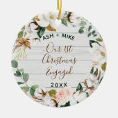 Verlobtes Eucalyptus-Wreath-Foto Keramik Ornament (Vorne)