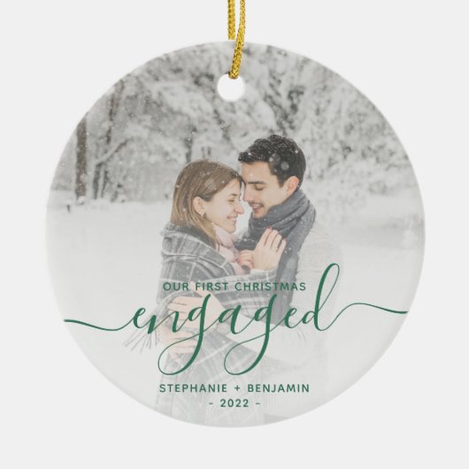 Verlobtes Foto Pine Green Script Keramik Ornament (Vorne)