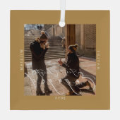 Verlobtes Foto Tan Ornament Aus Glas (Rückseite)