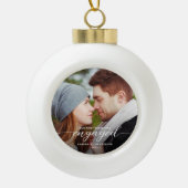 Verlobtes Foto Weiß Moderne Keramik Kugel-Ornament (Vorderseite)