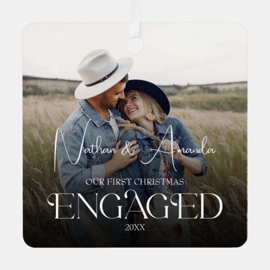 Verlobtes Paar Modernes Foto Ornament Aus Metall (Vorderseite)